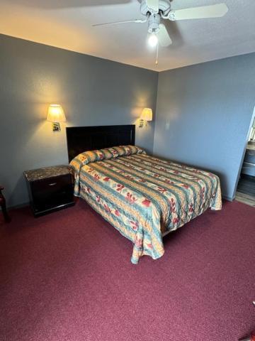 Pratt Budget Inn エクステリア 写真