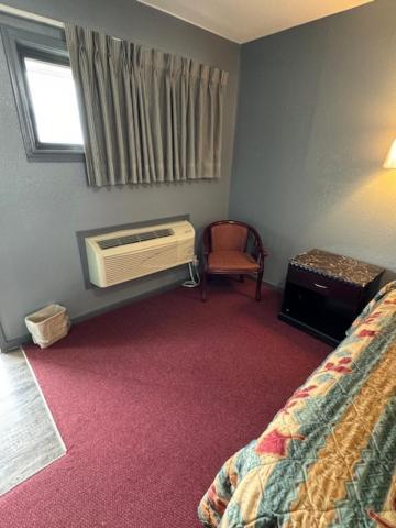 Pratt Budget Inn エクステリア 写真